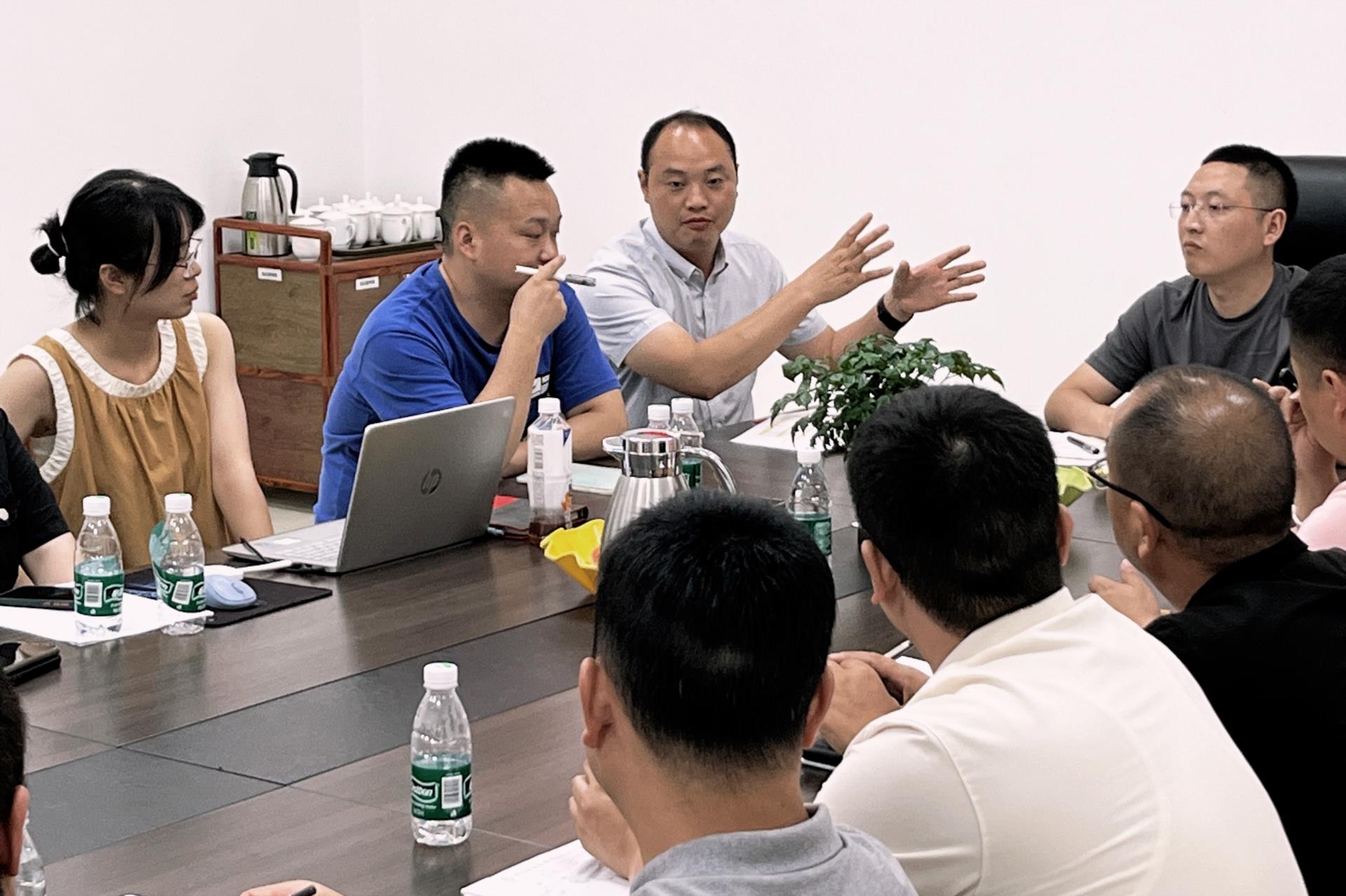 涵源環(huán)保年中總結(jié)會(huì)